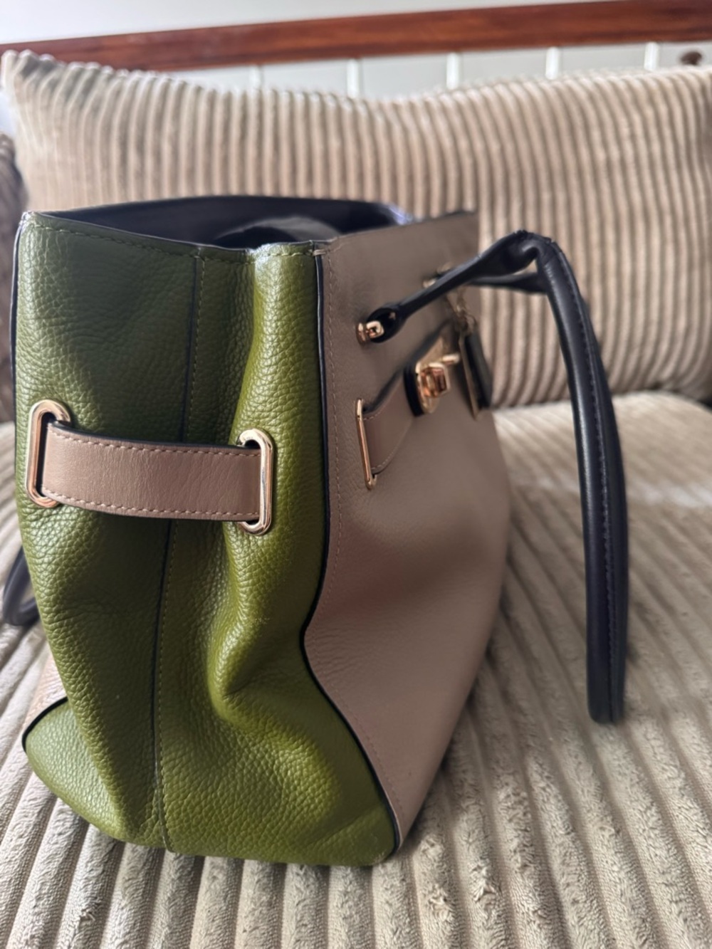 *SOLD*Coach Colorblock Taupe, Navy, and Lime Leather Satchel with Gold Hardware - Picture 5 of 7